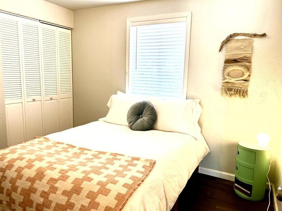 Fully Furnished, Serene Taos House מראה חיצוני תמונה